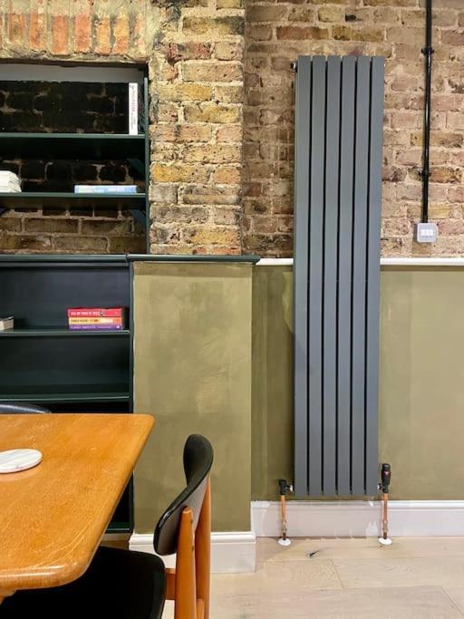 Exposed Brick Flat Finsbury Park Apartament