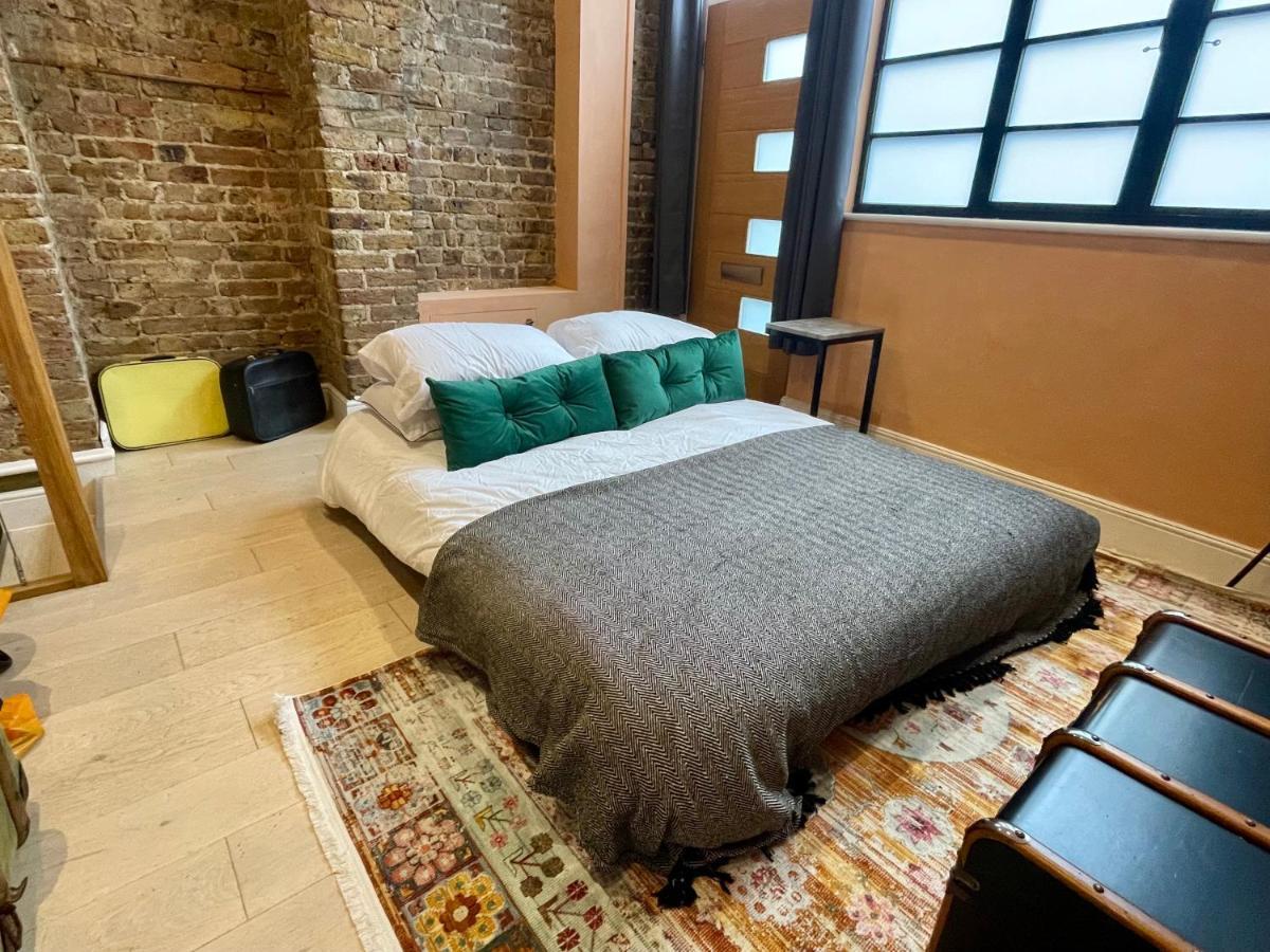 Exposed Brick Flat Finsbury Park Apartament