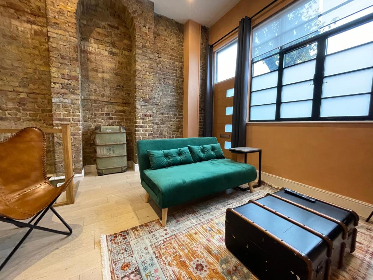 Exposed Brick Flat Finsbury Park Londra